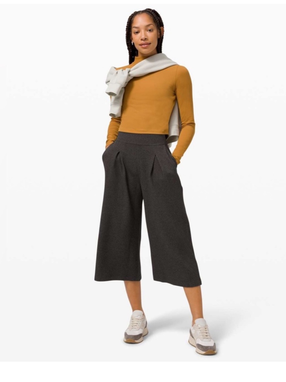 Lululemon Can You Feel The Pleat
Crop in Black Sz 0